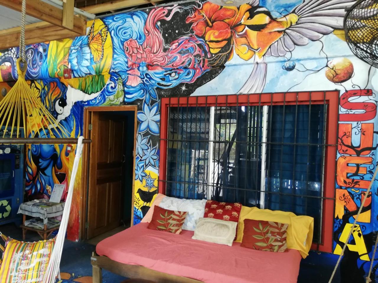 Cliff'S Hostel La Gruta Bagian luar foto